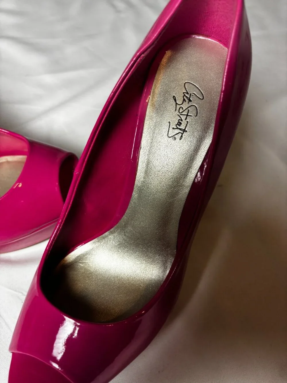 City Streets Women’s Marley Hot Pink Patent Peep Toe Platform Heels | US Size 7